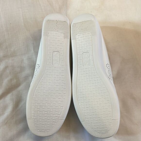 SAS MAGIC WHITE COMFORT SHOES.  NEW - Picture 6 of 8